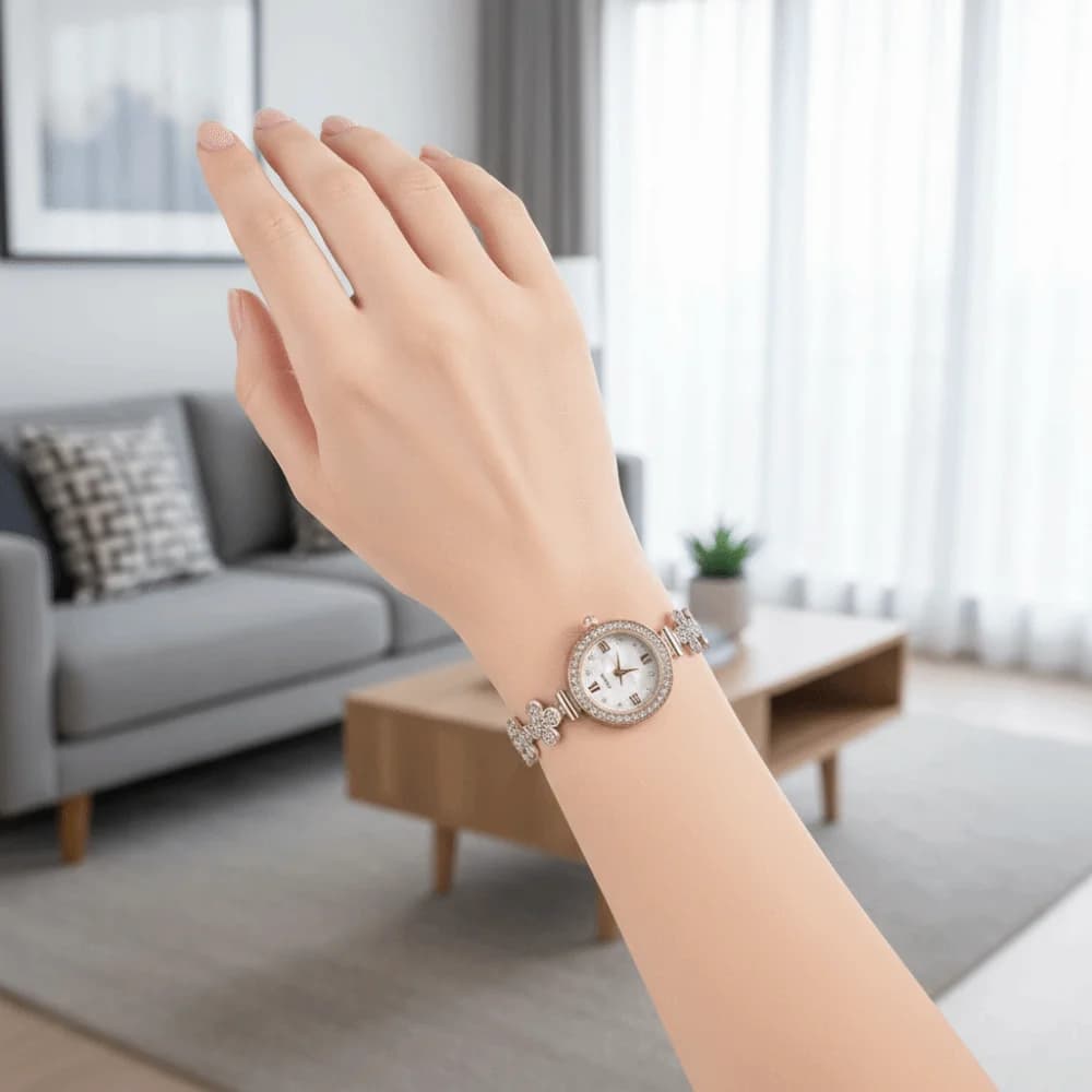 Slim Strap Ladies Quartz Watch Leaf Design Small Dial Women Quartz Watch Pull Adjustable Round Dial Rhinestone Watch Casual Wear