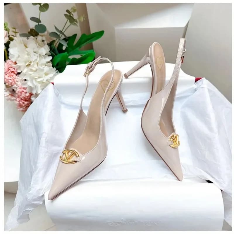 Sandals with black patent leather heel Summer 2025 New elegant woman High thin heels Sexy woman sandals with pointed tip
