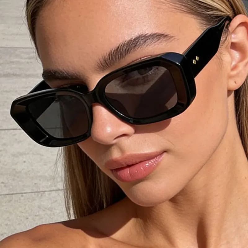 Retro Women Sunglasses2026 Fashion Anti-reflective Sun Glasses UV400 Men Rivets Sun Glasses Outdoor Sunscreen Sunnies