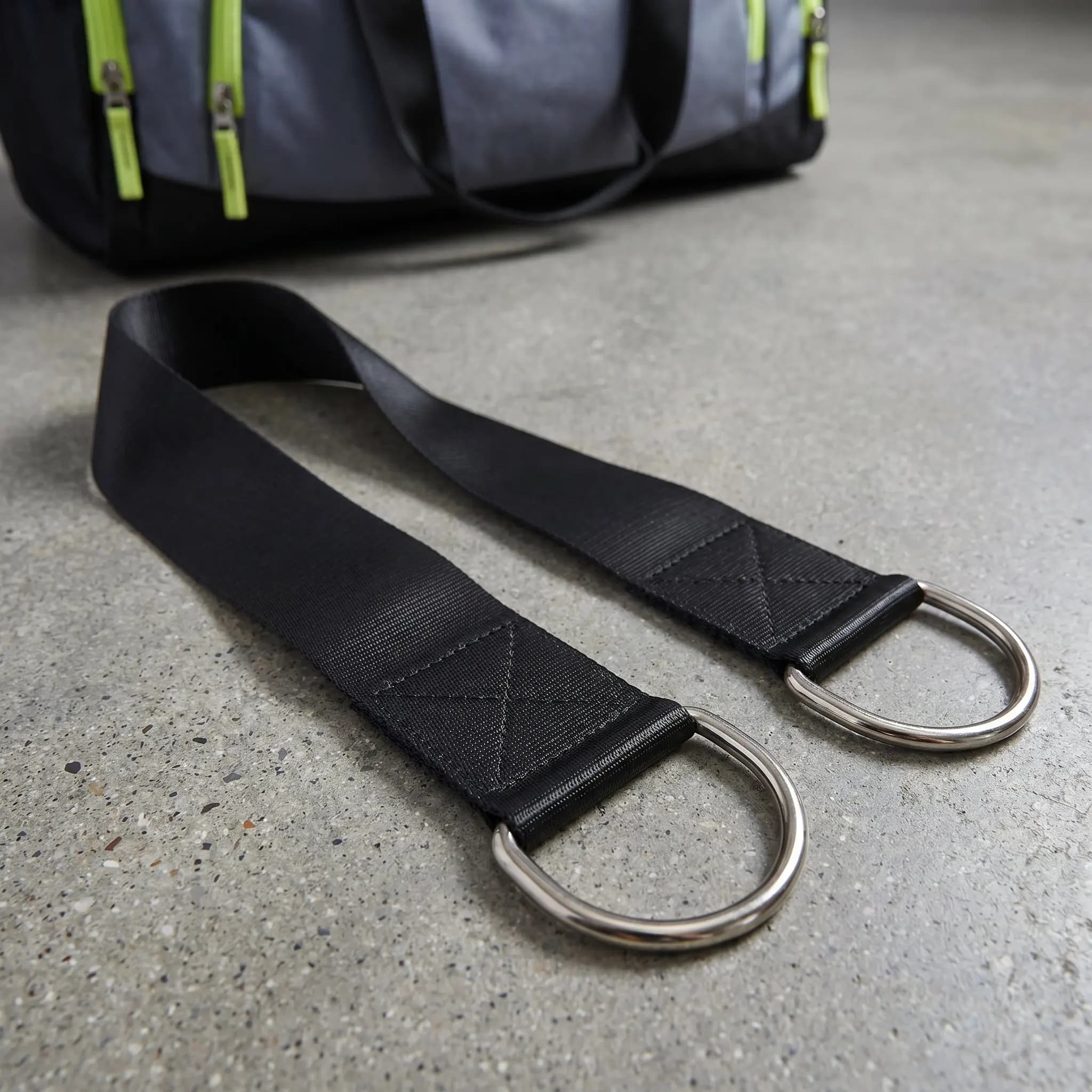 2Pcs Barbell Weight Plate Loading Strap Heavy Duty Fitness Dumbbell Strap for Dips Squats Pullups Workout Accessories Black