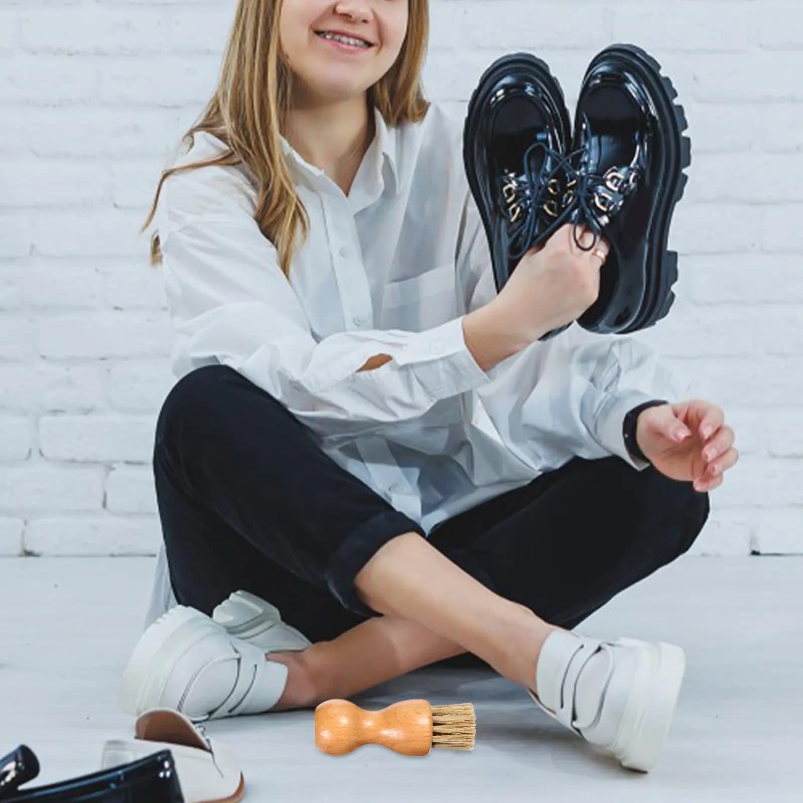 Set di 2 Spazzole per Scarpe con Manico in Legno, Applicatore Portatile per Pulizia e Lucidatura di Scarpe e Stivali