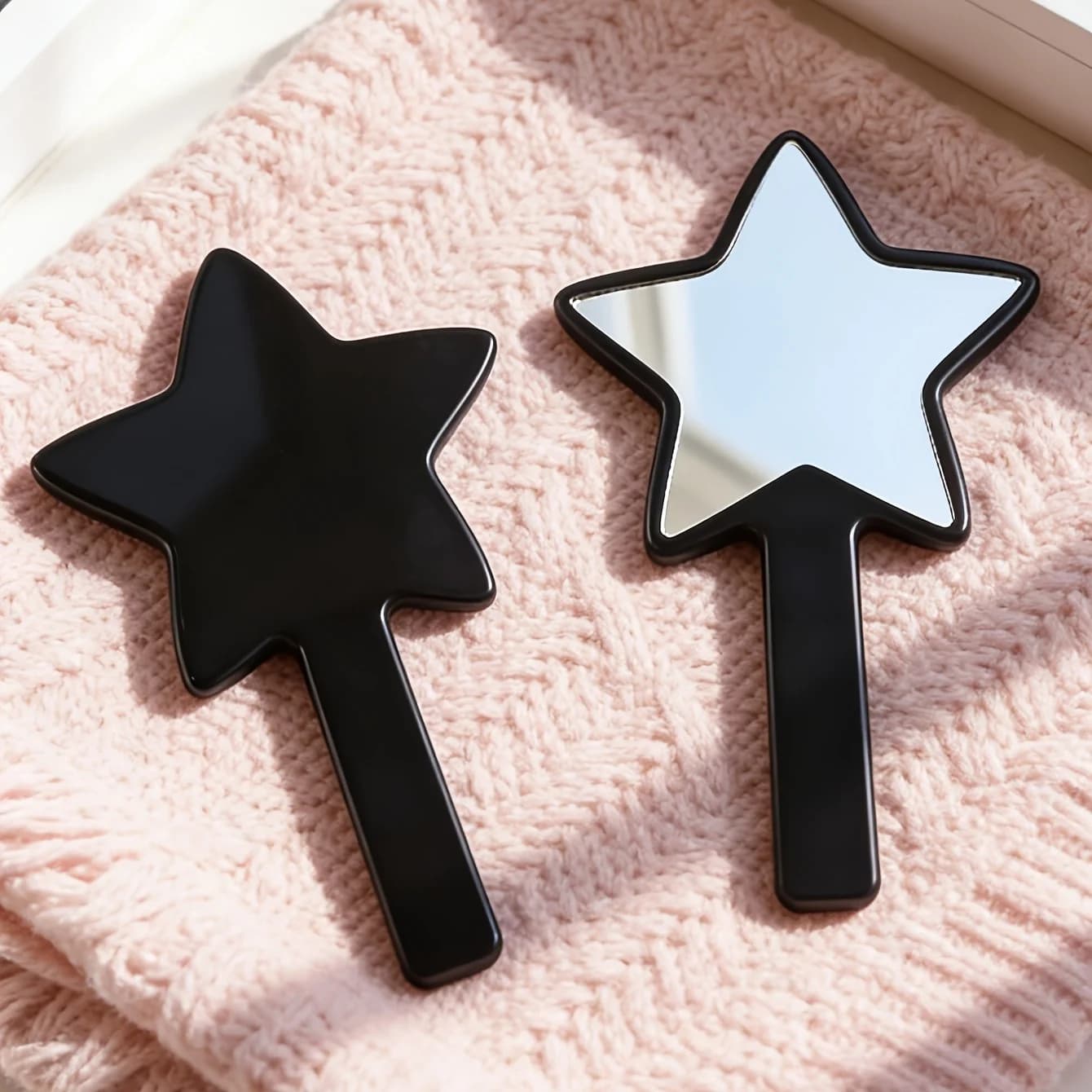 Portable anti fog handheld mirror, suitable for bathrooms, can be paired with wall mount base, five pointed star shaped mirror body with polished plastic frame, suitable for back to school season, travel, wedding gifts (friendship souvenirs, travel