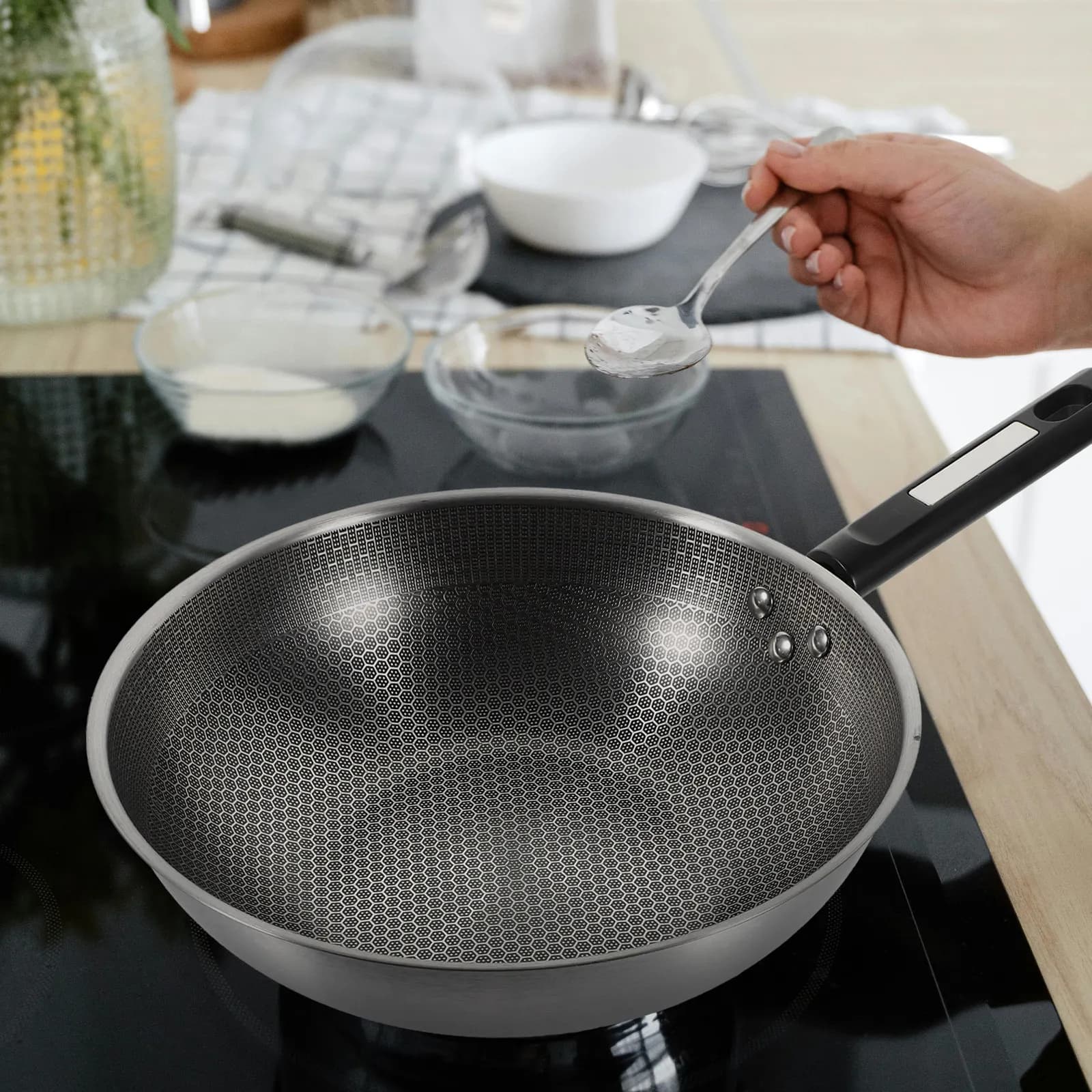 Padella Antiaderente a Nido d'Ape in Acciaio Inossidabile per Uova e Bistecche, Fondo Piatto, Distribuzione Uniforme del Calore, Manico Ergonomico in Bakelite