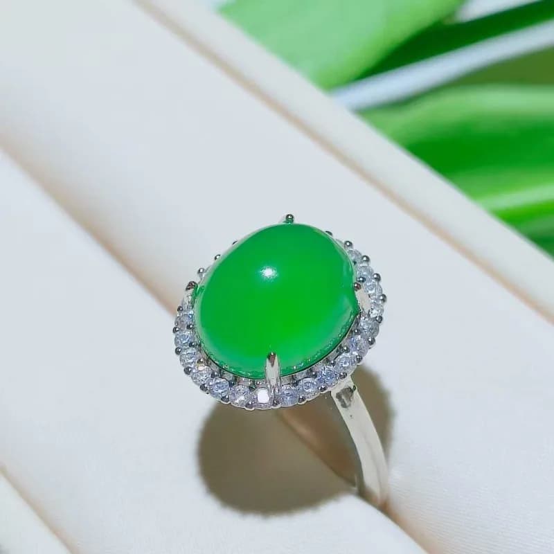 Anello Elegante e Lussuoso da Donna con Pietra Verde Ghiaccio Naturale Yang