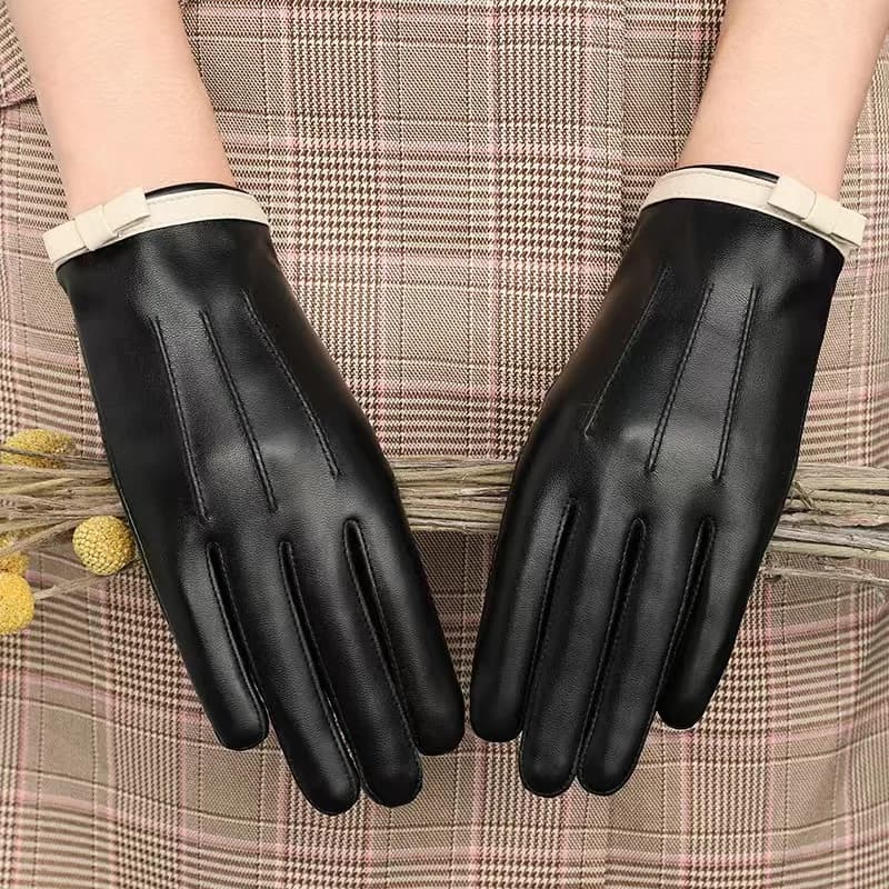 Guanti da donna semplici neri Guanti da guida in pelle di agnello Guanti comodi caldi invernali antivento con fiocco alla moda