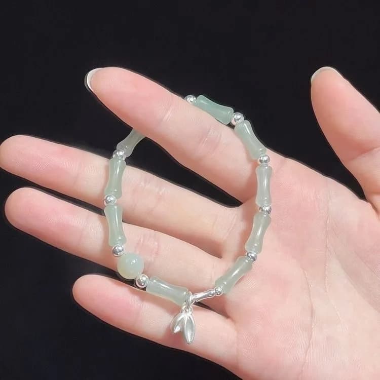 Set di nove pezzi di braccialetti di vetro da donna di valore eccellente, design versatile e unico, fantastici accessori estivi per studenti, regalo di compleanno