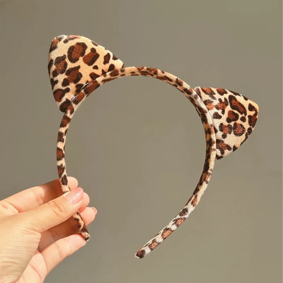 Fascia per capelli con orecchie di gatto in peluche, stampa leopardata vintage, accessori carini per festival, moda con nastro a clip per capelli, cerchietto per capelli