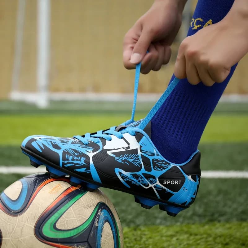 New Men Soccer Shoes Kids Tattoos Weed professional football shoes for adults ultralight anti slip training shoes for boys Drop 31-43
