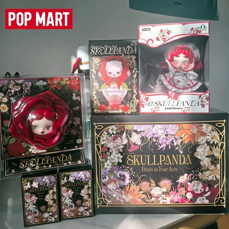 POP MART Skullpanda Petals In Four Acts Mystery Blind Box, Figurina Spray Profumato, Giocattolo da Collezione di Tendenza, Decorazione, Regalo a Sorpresa