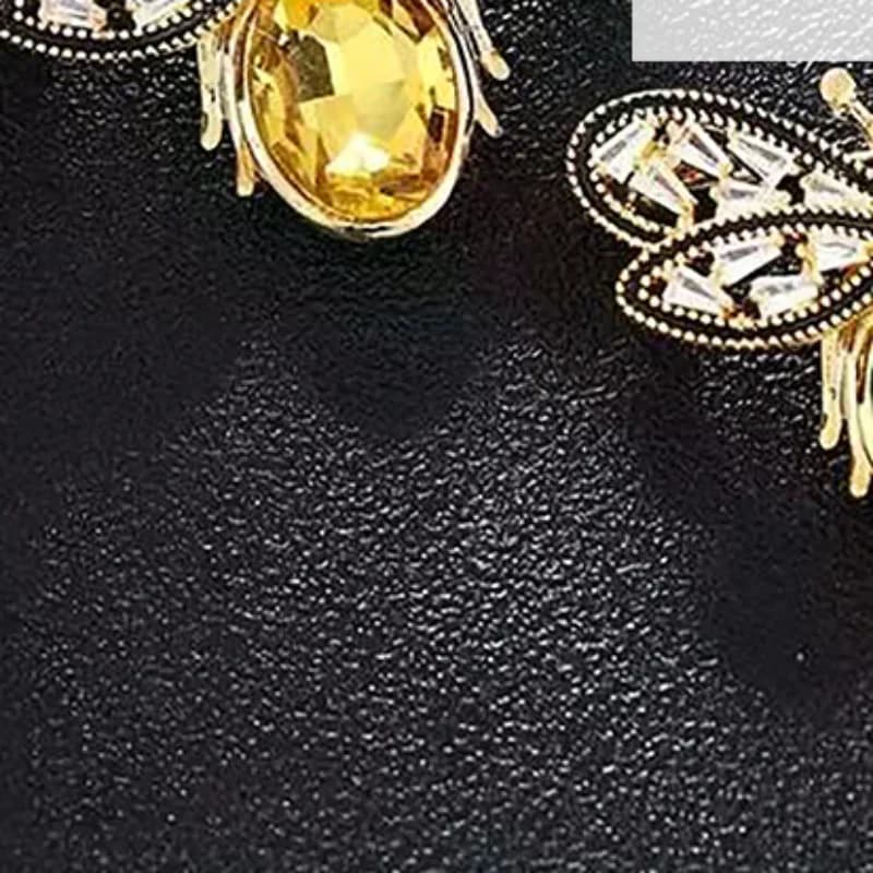 Vintage Little Bee Brooches For Women Clothing Coat Scarf Jewelry Party Accessories