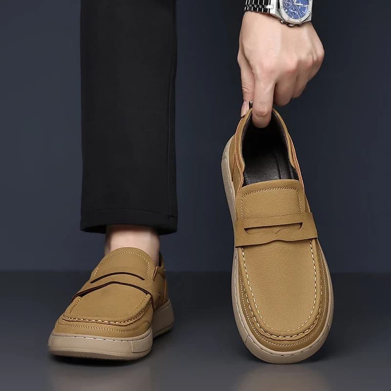 Scarpe Classiche in Pelle da Uomo Nuovi Arrivi: Eleganti Mocassini in Pelle, Slip-On Estivi Fatti a Mano e Sneakers Casual