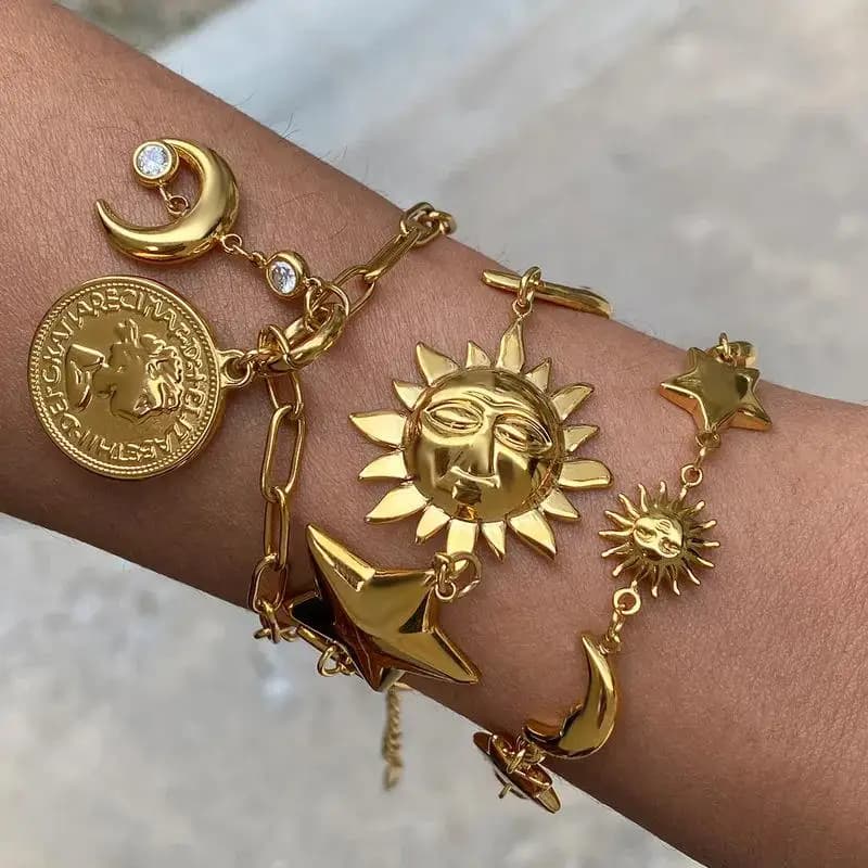 Bracciale unico con giunture a stella lunare; Ciondolo solare come regalo delicato di gioielli femminili