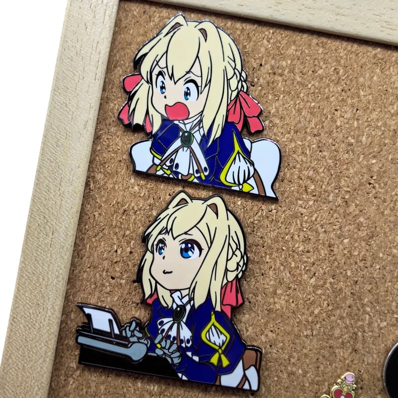 Spille Anime Violet Evergarden, Distintivi Manga Giapponesi, Spille in Smalto per Borse, Zaini, Abbigliamento, Decorazioni per Cosplay ACG