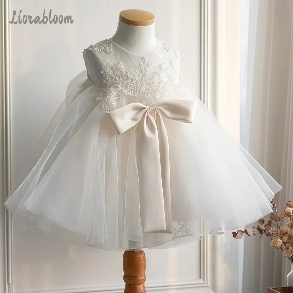 Abito da bambina bianco in pizzo e rete con grande fiocco, abito da damigella d'onore, abito elegante da festa, abito da principessa
