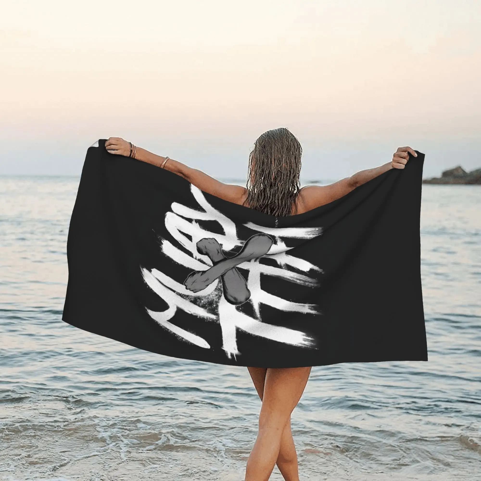 Beach towel in martial arts style – Cross gloves design, fast drying, gym absorbent, swimming and travel