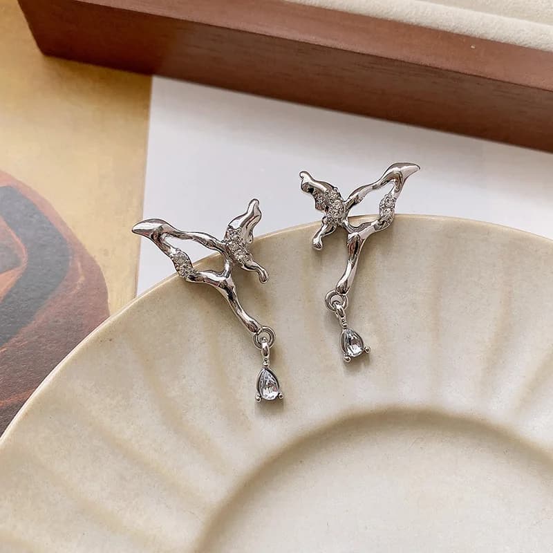 Y2K Style Irregular Butterfly Stud Earrings Women's Hollow Out Zircon Liquid Metal Personality Charm Accessories Fashion Jewelry