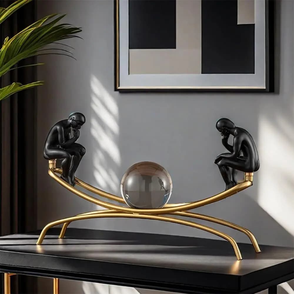 Scultura del Pensatore con Sfera di Cristallo - Statuetta da Collezione per Arredamento Casa, Soggiorno