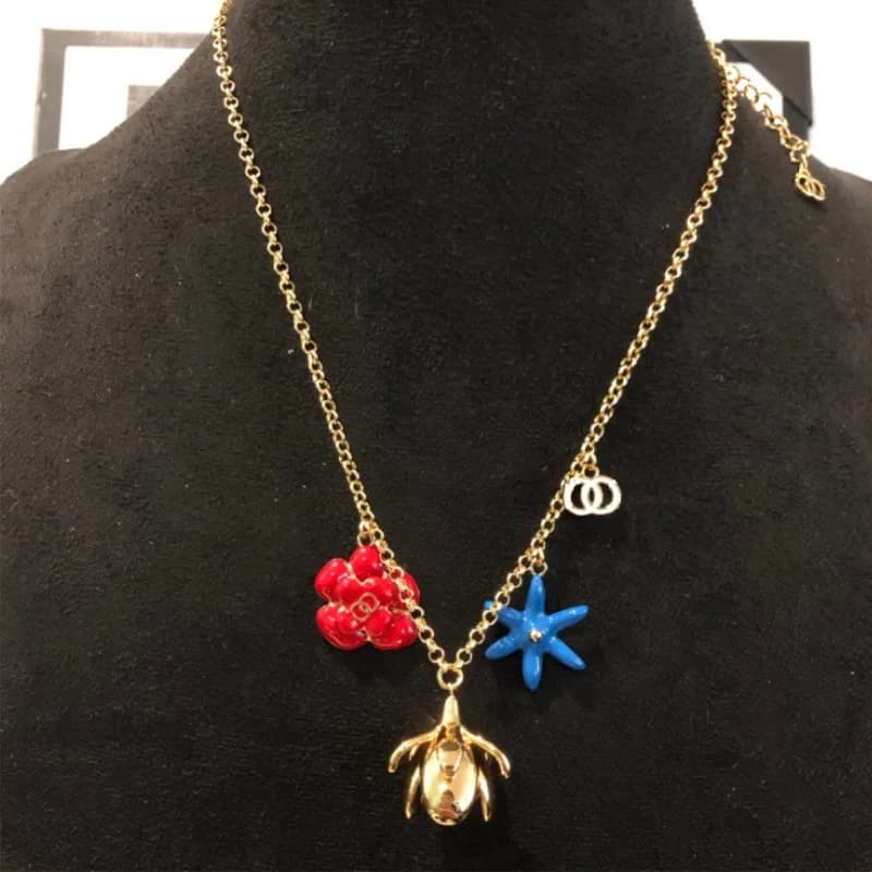 Camellia Starfish Rose Multi-flower Element Necklace Fashion Vintage Pendant Vacation Style Spot