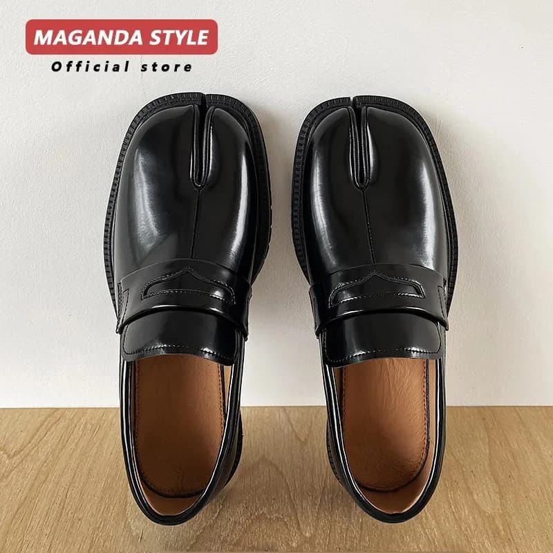 Maganda scarpe a ferro di cavallo con punta divisa per scarpe Lefu con suola spessa da uomo scarpe Tabi scarpe in pelle verniciata versione coreana trend casual