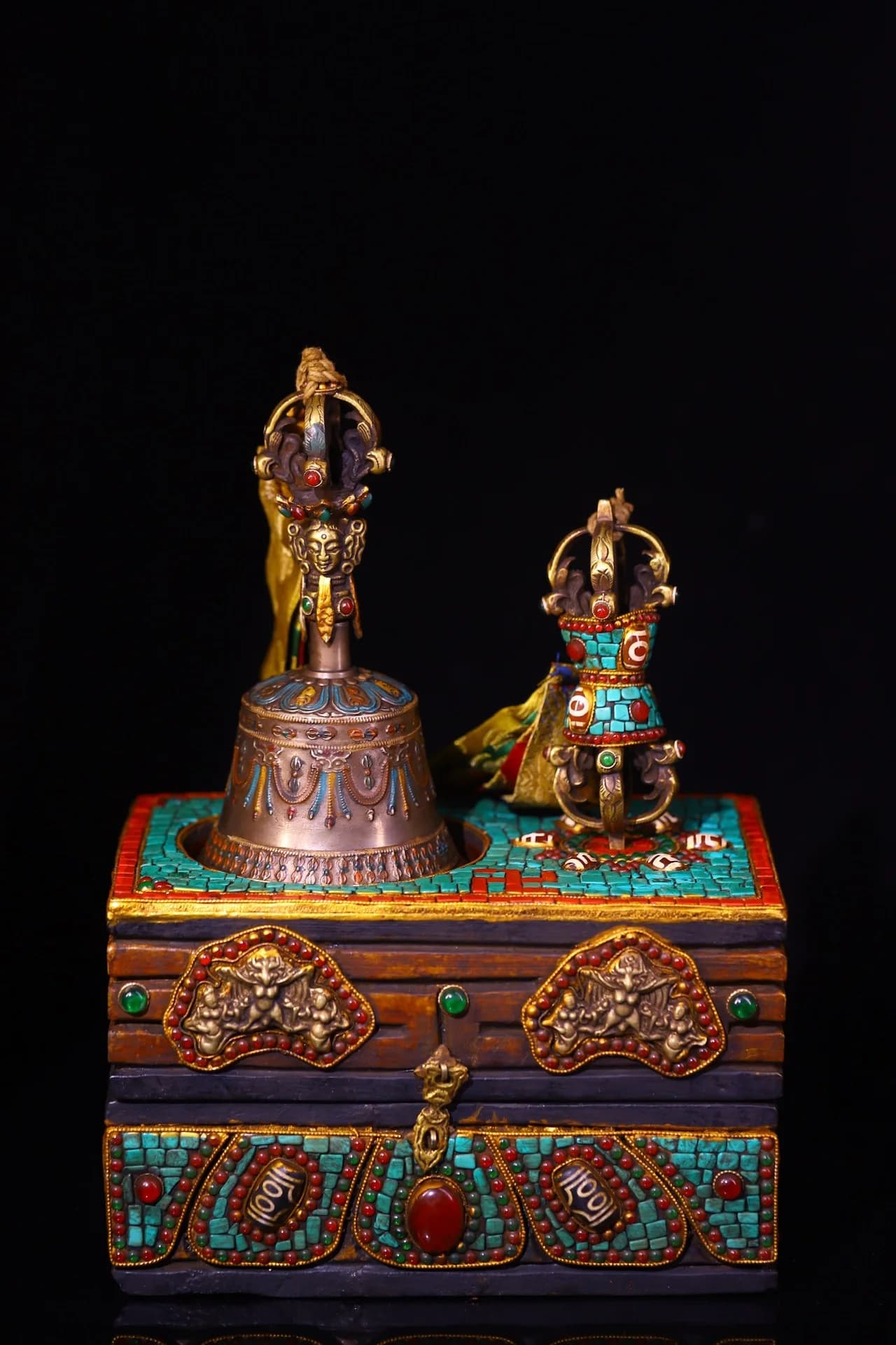 11"Tibetan Temple Collection Old Bronze Mosaic Gem gZi Beads Turquoise Eight Treasures Old Ringing Bell Vajra Bodhi Root Box