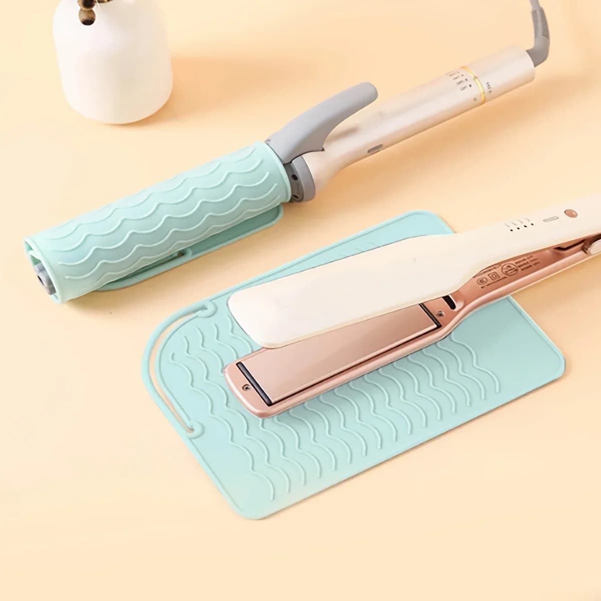 1pc Silicone Heat Resistant Mat For Hair Styling Tools, Pad For Curling lrons And Straighteners, Portable Styling Heat Mat