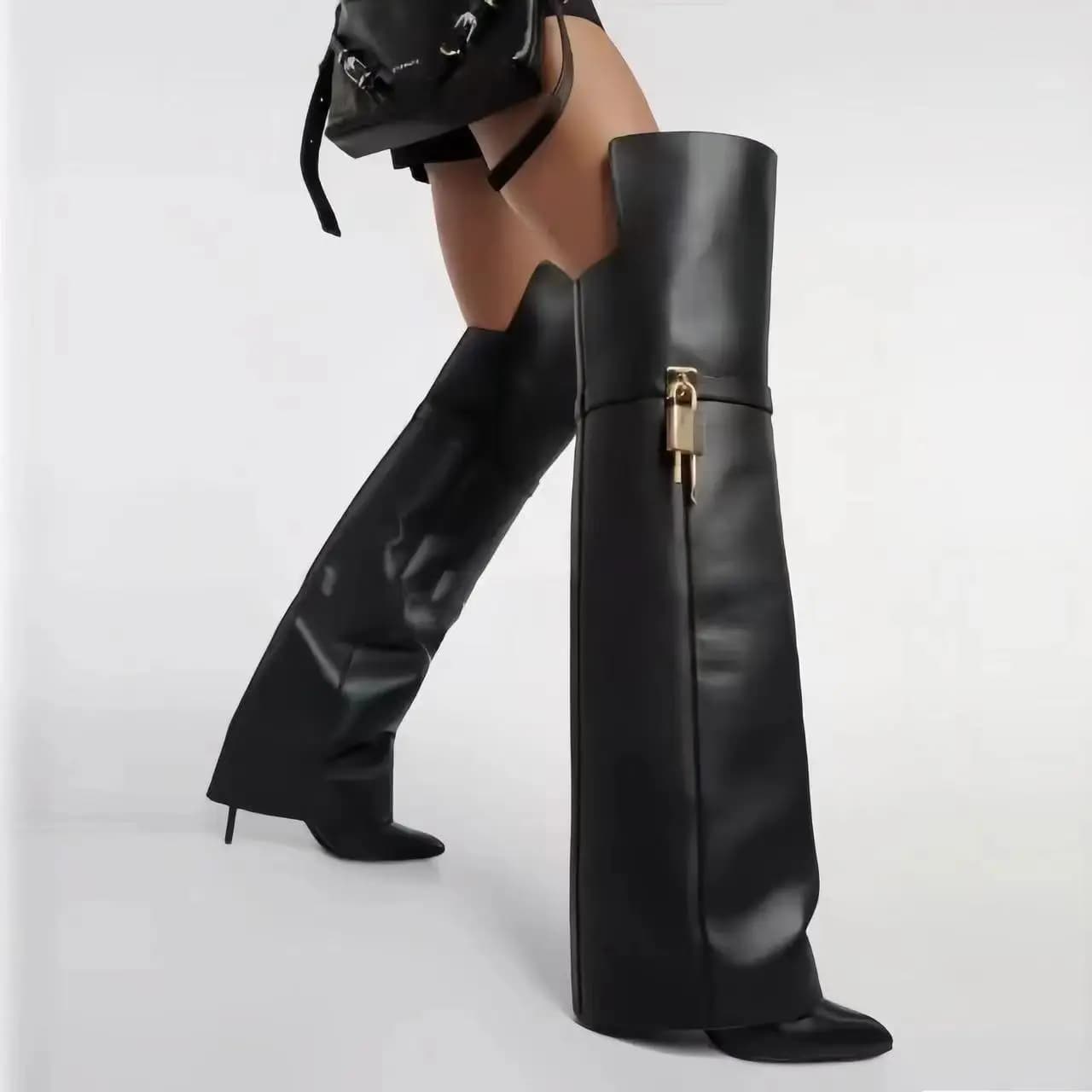 Stivali Alti da Donna per Sfilate di Moda, con Punta Affusolata, Tacco Alto Sottile, Fibbia Metallica, Stivali Lunghi Sopra il Ginocchio