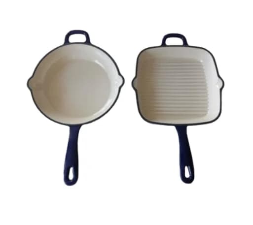 Set of square and round cast iron pans covered with 2 pieces hot sale