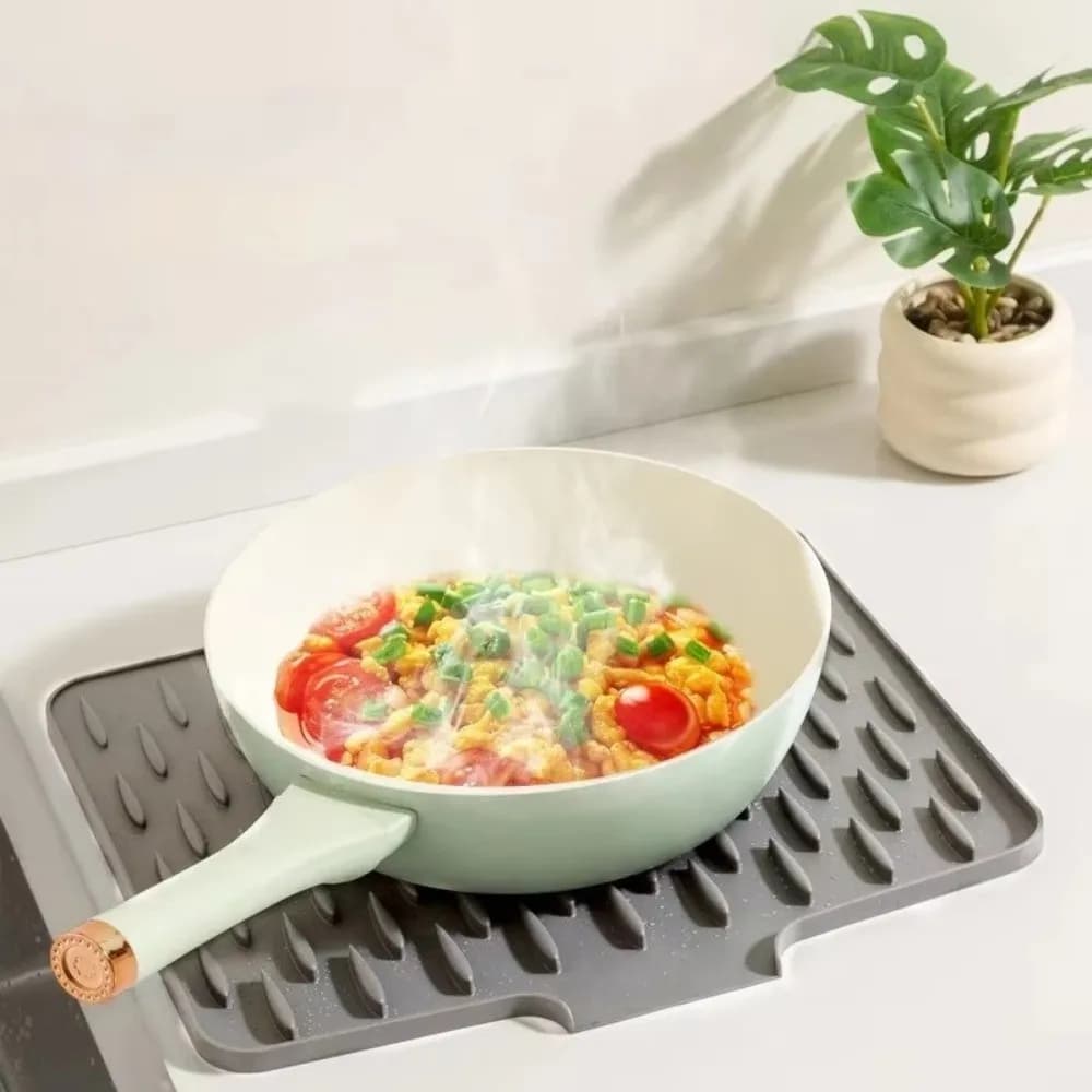 Silicone Kitchen Drainage Mat Sloped Non-Slip Base Countertop Drain Mat Heat Resistant Multi-Function Cutting Board Pad