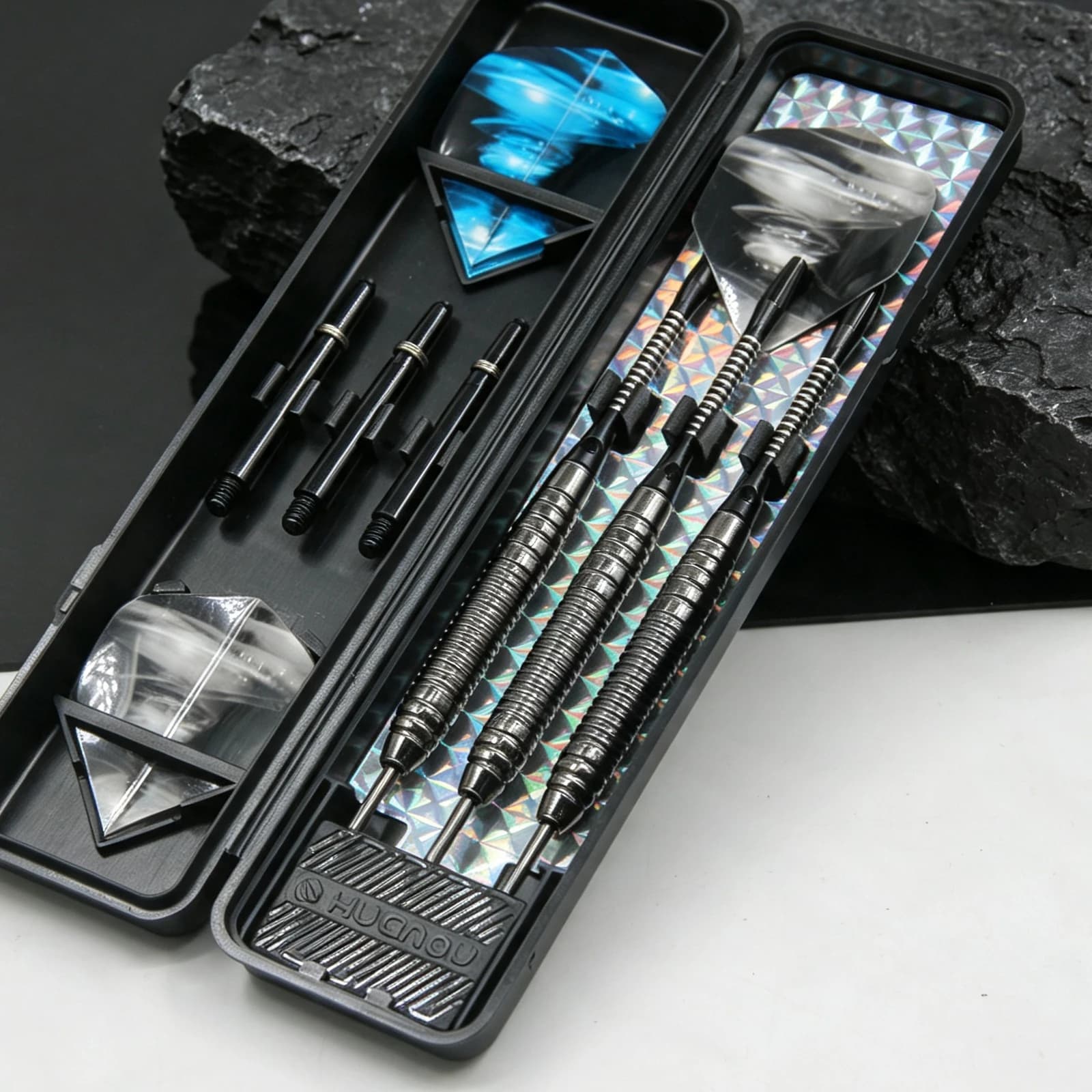HUANQU 18g Hard Tip Darts Set 3Pcs Textured Grip Dart Barrels Spare Shafts Flights Carrying Case for Adults Training Party Games
