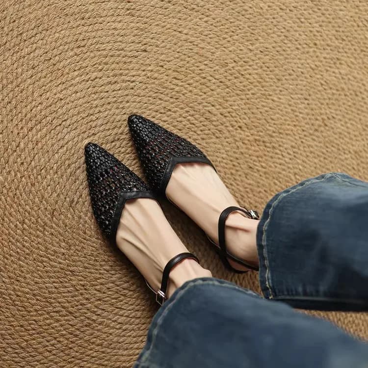French Thick-heeled Woven Baotou Sandals Female Summer Joker Buckle with Low Heel and Comfortable Sandals Female.