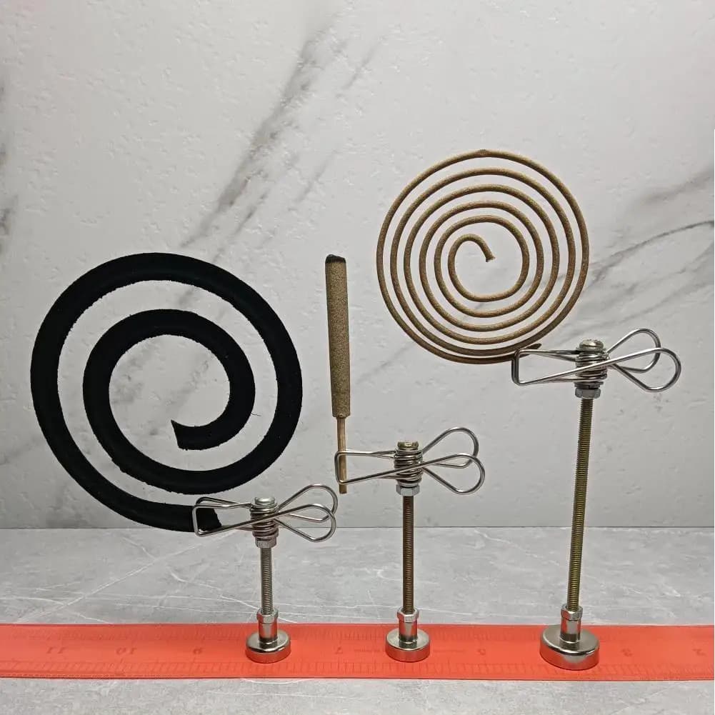 Supporto Magnetico Estivo per Spirali Antizanzare, per Casa, Esterni e Campeggio, con Morsetto ad Angolo Regolabile, Supporto Universale per Bastoncini di Moxa