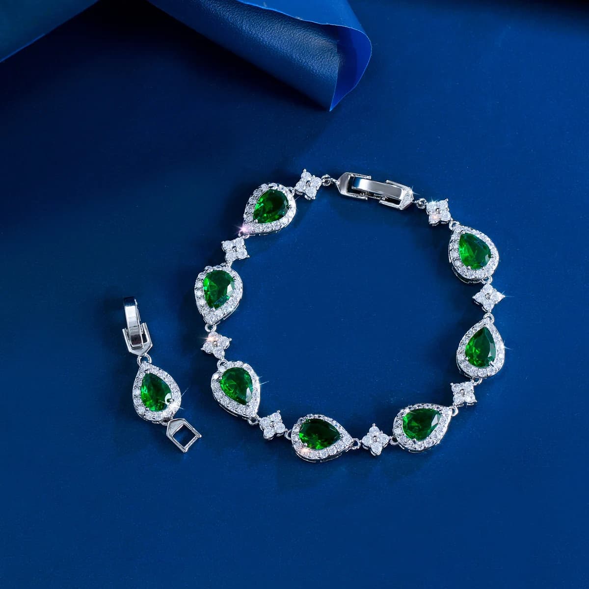 CWWZircons Nuovo Bracciale Tennis alla Moda con Grandi Gocce Verdi di Zirconia Cubica per Donne, Gioiello Chic per Feste e Matrimoni, Regalo S0145