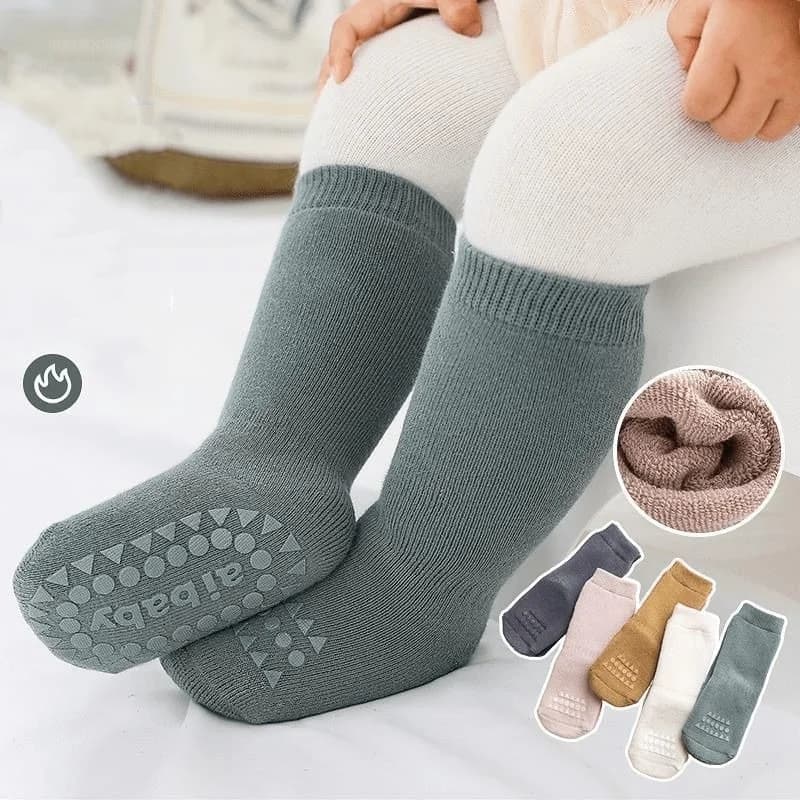Calzini da pavimento per bambini ispessiti Calzini antiscivolo caldi di colore puro per neonati Calzini casual in cotone per neonati 0-3 anni Inverno Nuovo