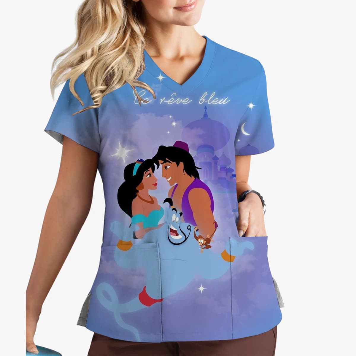 Nuova maglietta estiva Disney Princess Jasmine con stampa cartoon, scollo a V, tasca, top satinato, per salone di bellezza, ospedale odontoiatrico, infermiera, assistente