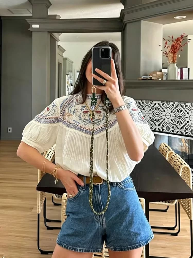 Top Vintage Boho con Ricami e Pieghe, Blusa Casual da Donna con Collo Tondo e Maniche a Sbuffo, Nuova Collezione Estate 2026