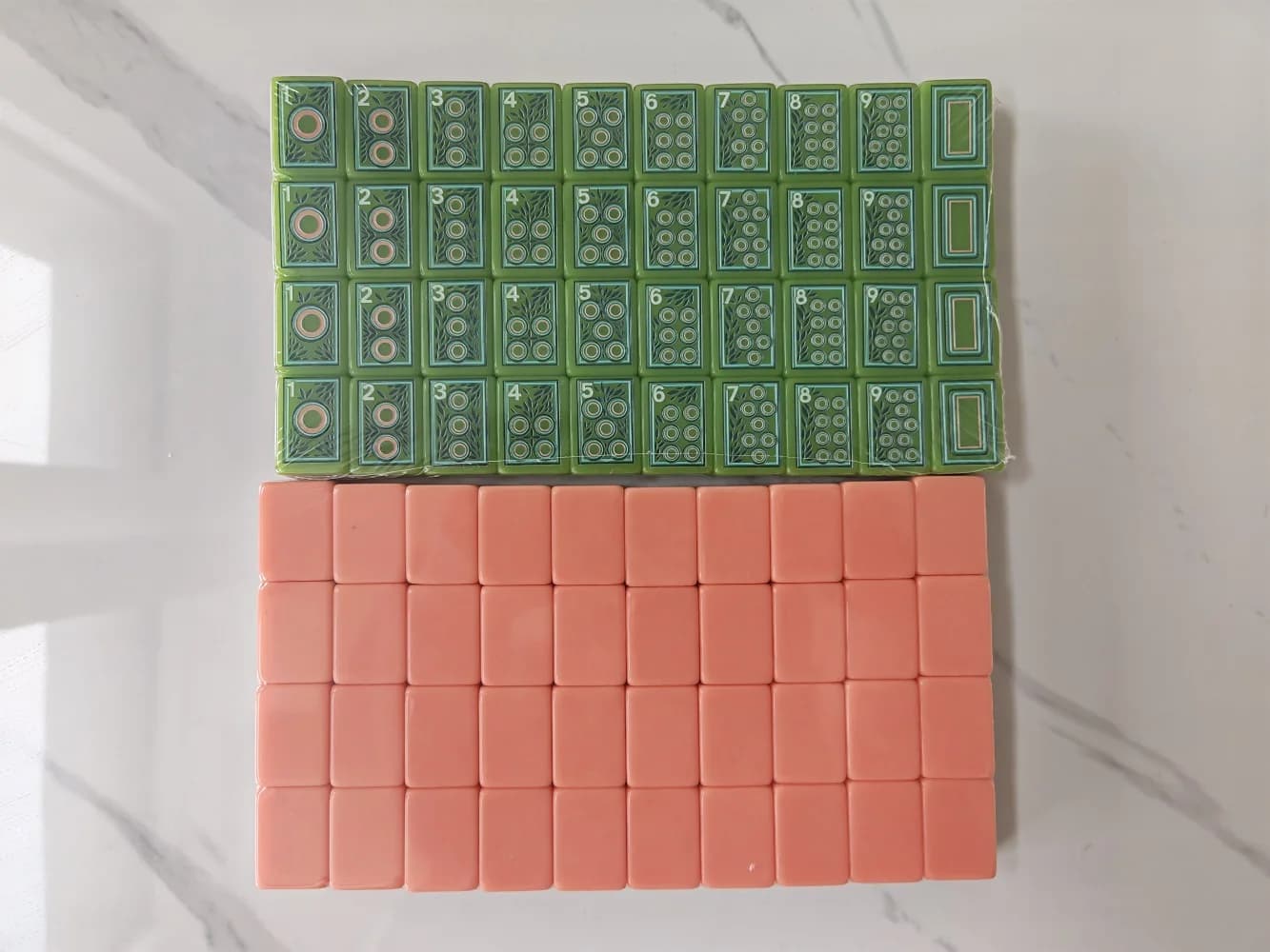 Nuovo Set di Mahjong Americano Inciso Portatile, 3 Strati in Acrilico, 160 Tessere, Gioco da Tavolo per Adulti, Regalo