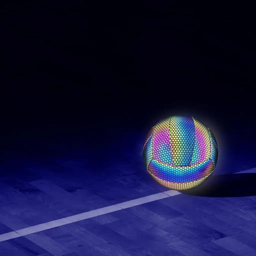 Pallone da pallavolo olografico riflettente e luminoso, perfetto per l'allenamento notturno dei ragazzi