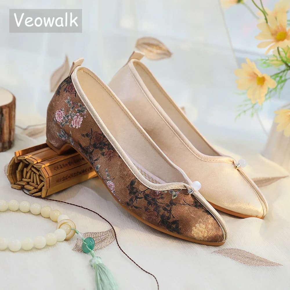 Veowalk Soft Vintage Chinese Embroidery Women Cotton Satin Pointy Toe Low Heel Pumps Elegant Ladies Slip On Casual Walking Shoes