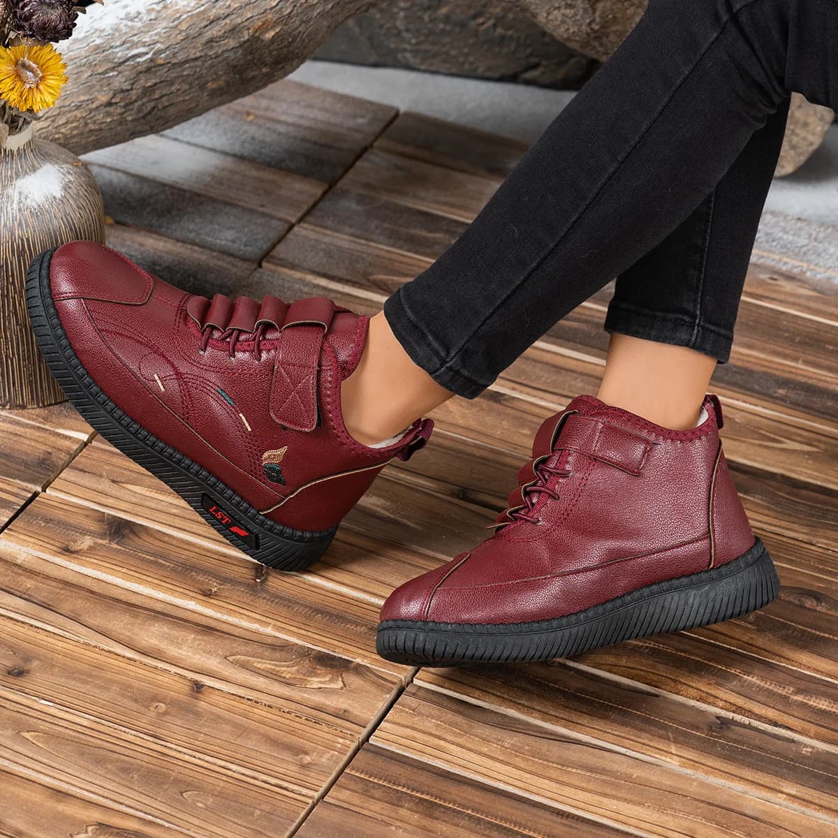 Scarpe da donna, scarpe invernali in cotone rosso peluche, stivali da neve da donna in pelle con suola morbida, scarpe casual da donna, spedizione gratuita