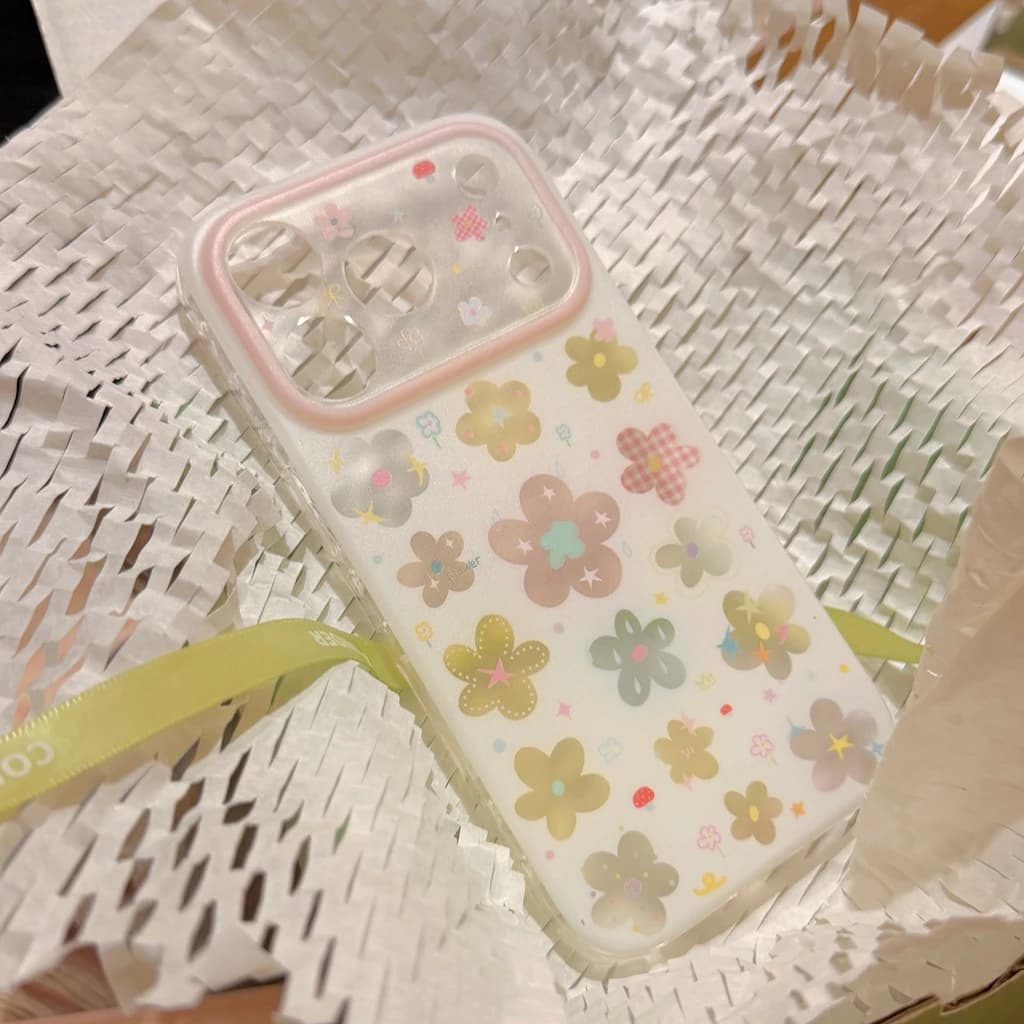 Korean Style Cute Hollow Out Colorful Flower Star Pattern Shockproof Protective Phone Cover Case for iPhone 17 16 15 Pro Max