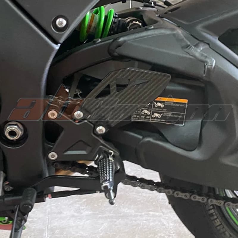Carbon Fiber Heel Plates Guard Cover For Kawasaki ZX10R 2016-2026 Heel Plates, Footrest Guard, Rearset Cover, Protector Fairing