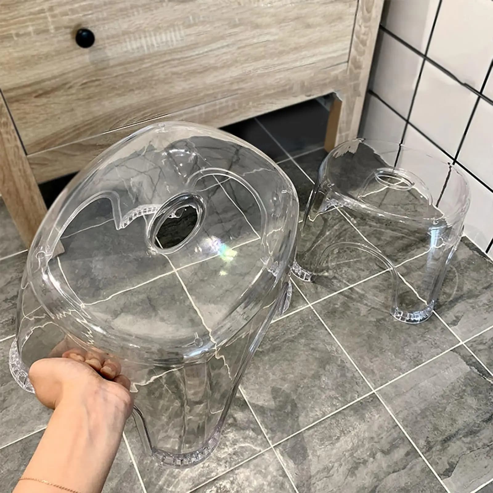 Piccolo Sgabello Trasparente in Plastica, Sgabello Basso Nordico, Panca Multiuso, Poggiapiedi Portatile per Bagno, Doccia, Bambini e Adulti