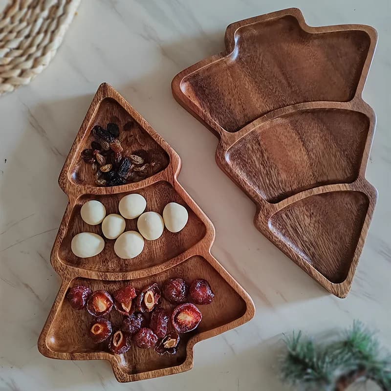 Stoviglie natalizie in noce Piatti squisiti Piatti in stile natalizio Piatti di frutta secca Snack diviso