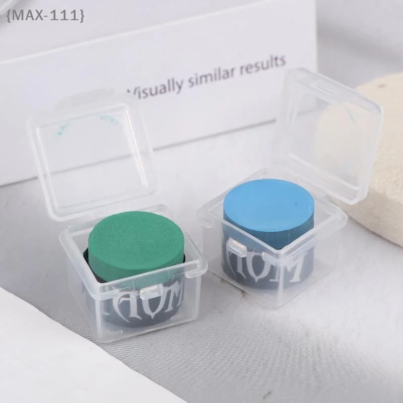 【F2-MAX-111】Gesso per Stecca da Biliardo con Scatola Portaoggetti - 1 Pezzo Antiscivolo per Biliardo e Snooker, Pratico Kit di Accessori