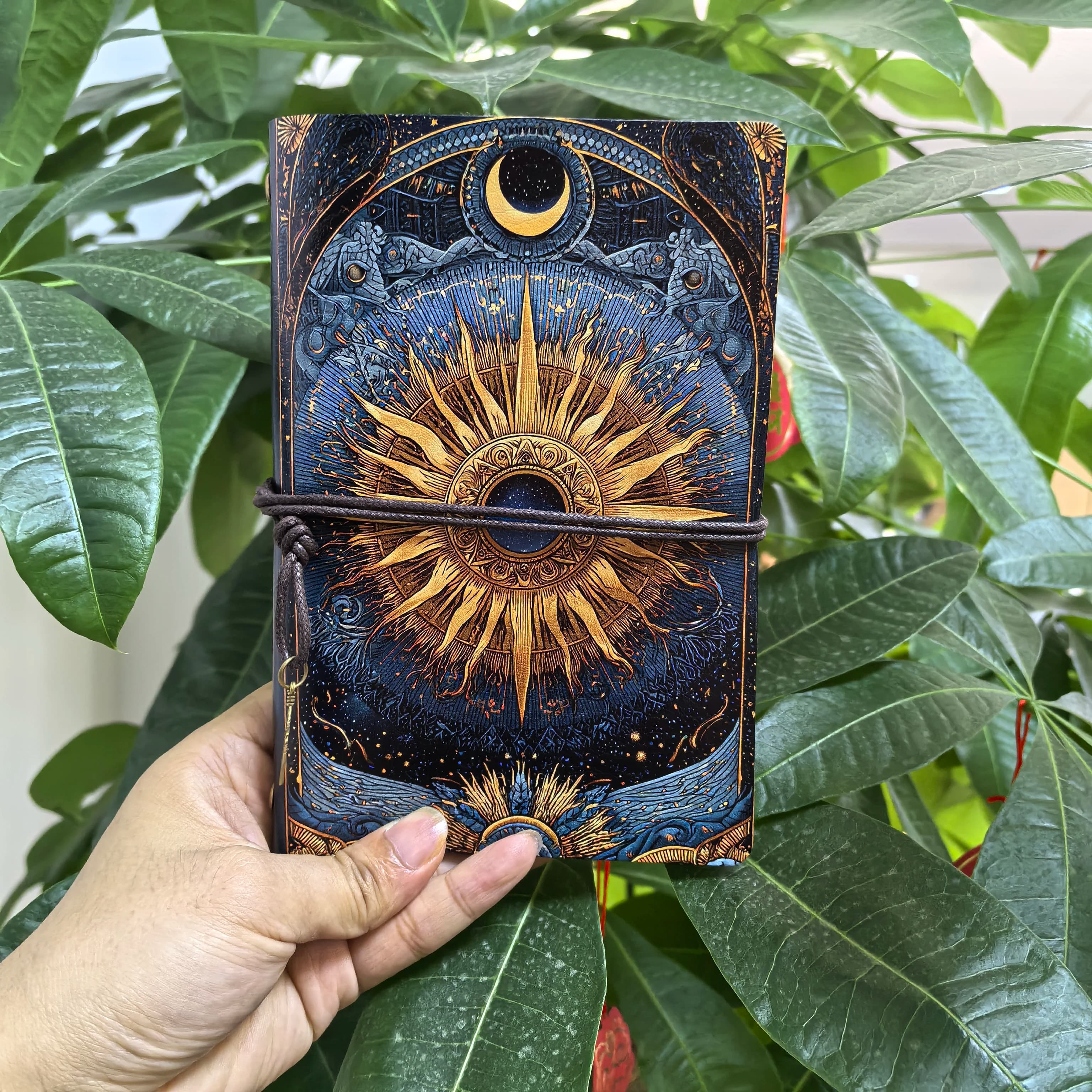 Vintage Celestial Sun Moon Travel Notebook, Aesthetic Astrology Refillable Journal with Elastic Band, Retro Tarot Style Leather