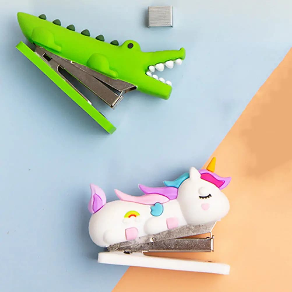 Set di 4 Mini Graffette a Forma di Animali Cartoon, Graffette da Scrivania Portatili Carine Kawaii per Studenti, Ufficio e Casa