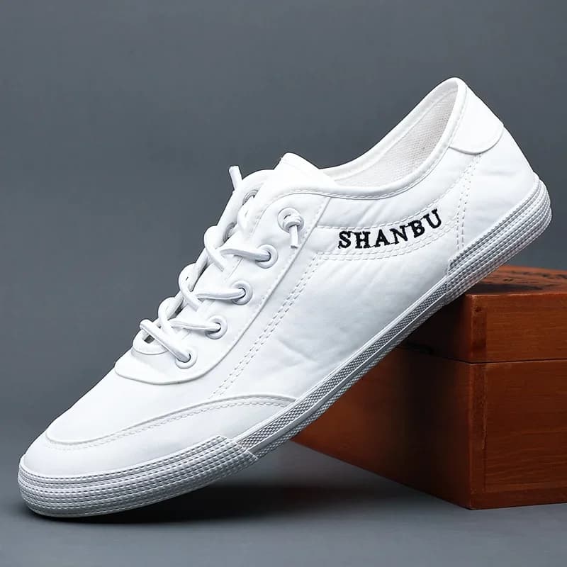 Scarpe da uomo Sneakers piatte bianche stringate Tenis Masculino Plus Size 46 Scarpe casual da uomo leggere e traspiranti