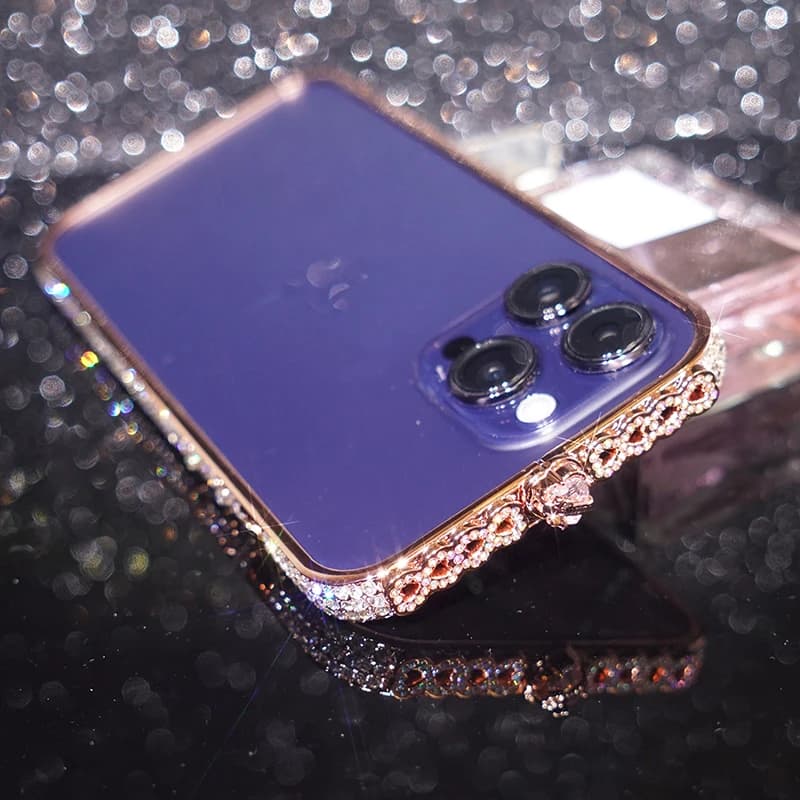 Per iPhone 15 14 13 12 11 Pro Max Custodia con strass Bling Diamond Love Paraurti per iPhone 15 XS XR Custodia Glitter Intarsio Struttura in metallo
