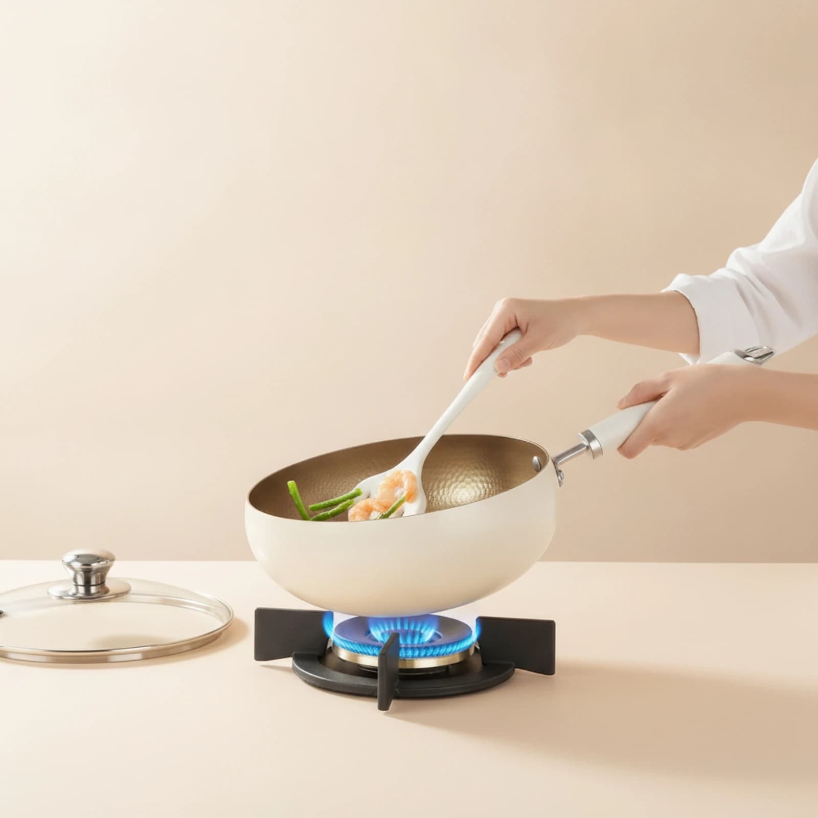 Nonstick Wok Induction Compatible Hammered Wok Stir Fry Pan Even Heat Distribution Cookware Heavy-Gauge for Home Cooks