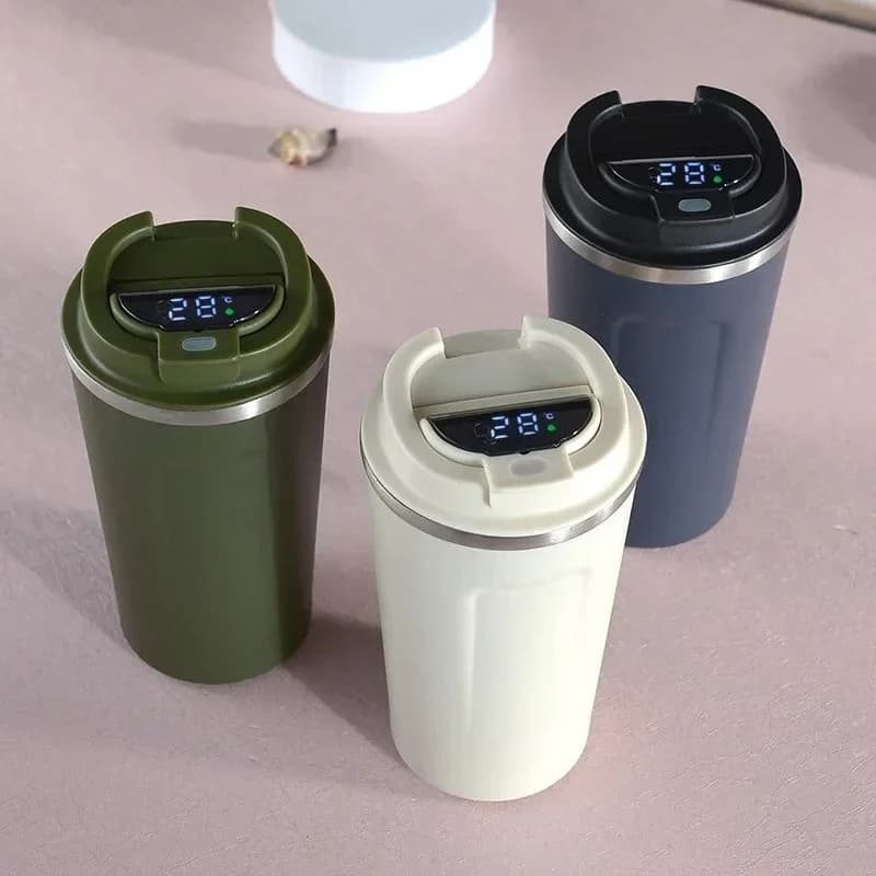 Tazza termica per auto in acciaio inossidabile a doppio strato con coperchio a sottovuoto, display intelligente della temperatura e design elegante.